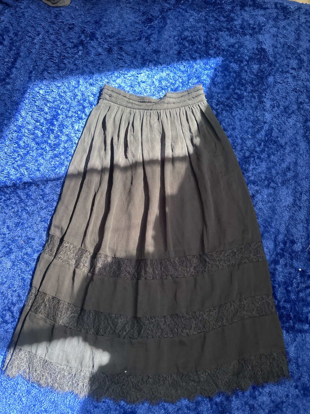 Black Tiered Lace-Trim Midi Skirt